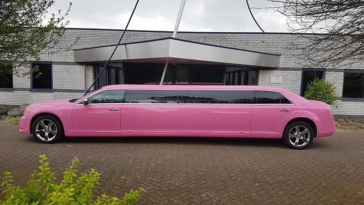Chrysler 300C ROZE ultrastretched limo